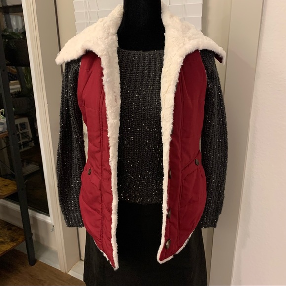 Cranberry Vest Lined with Cream Faux Fur - Picture 5 of 6